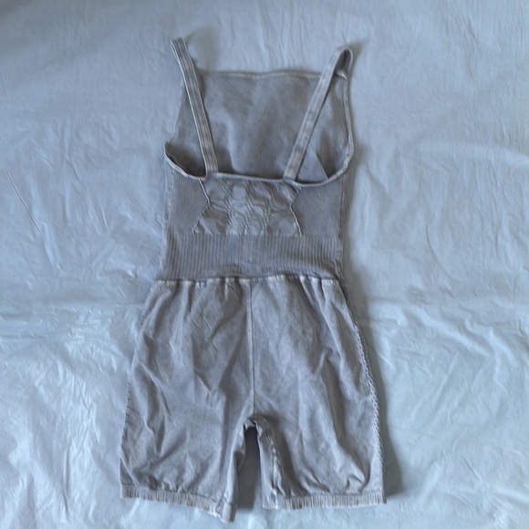 Free People Good Karma Runsie Color-Ice Gray Size-M/L NWOT - Picture 5 of 10